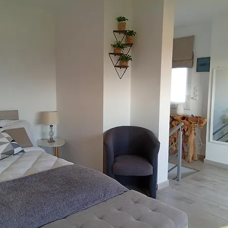 Neirides House