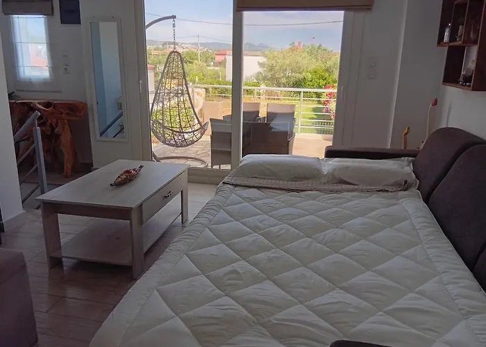 Neirides House Karianí